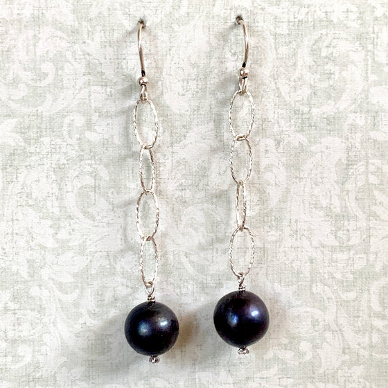 Dark Pearl on Frosted Silver Loose Link Chain Earrings