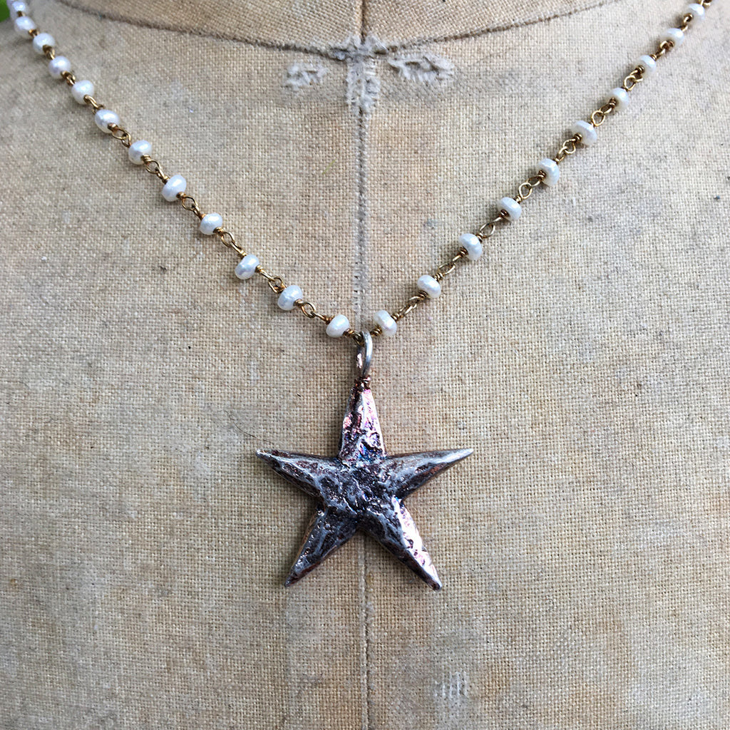Medium Star on Dotted Pearl Chain Necklace
