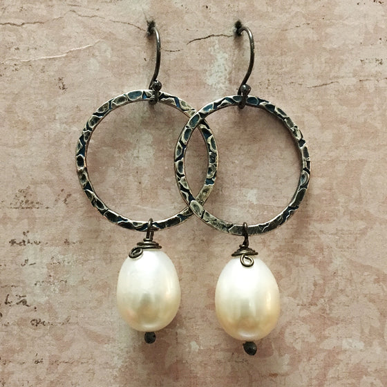 Oxidised Medium Halo & Pearl Earrings