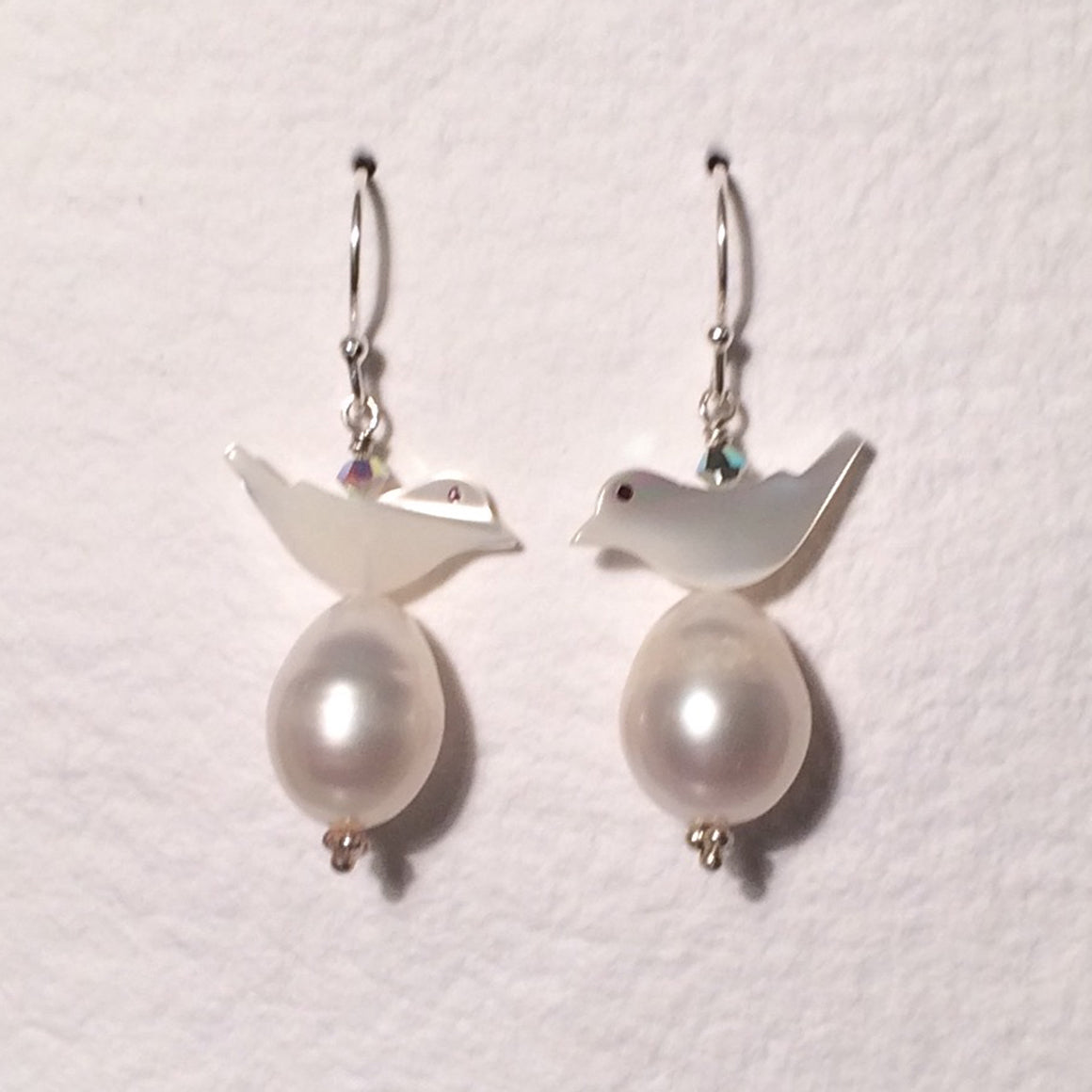 White Bird Pearl Short Earrings